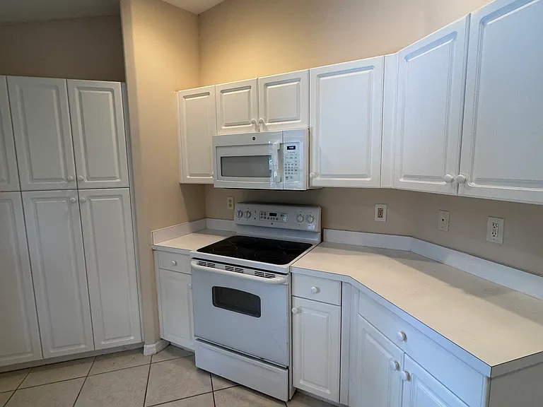 12361 Notting Hill Ln #44 — Photo 2