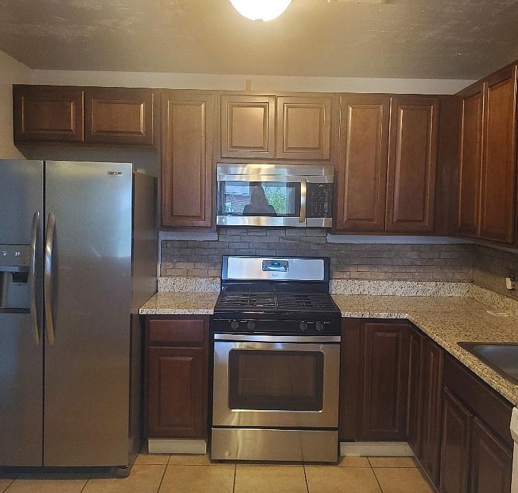1st image of 14255 S Hickory Pl E