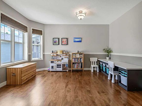 5th image of 357 NE Hidden Valley Pl NW
