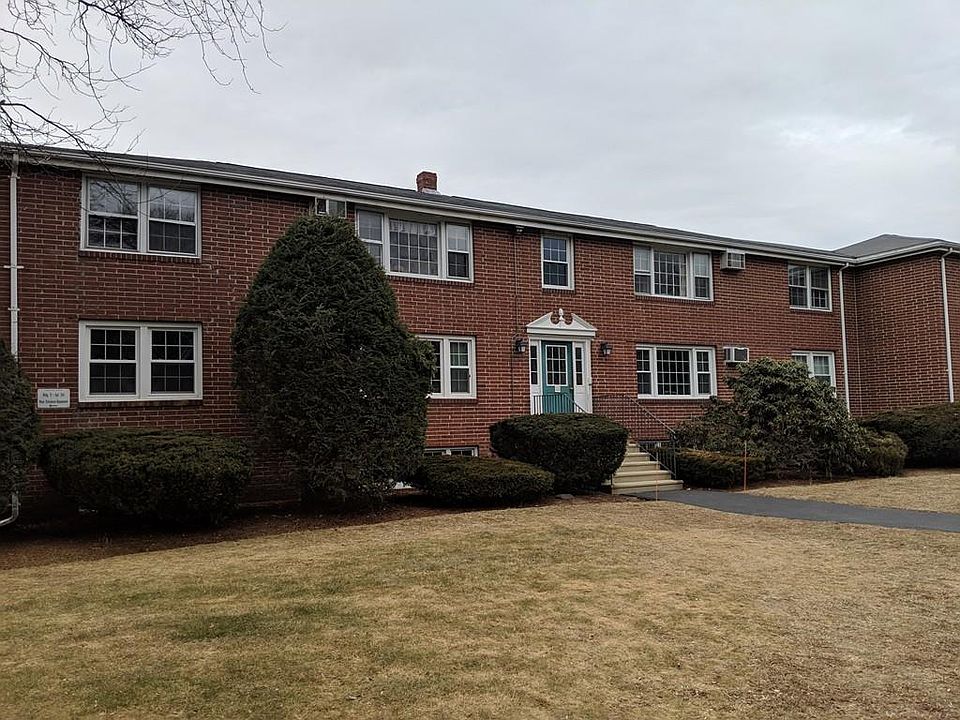 1st image of 11 Myles Standish Dr Unit 12