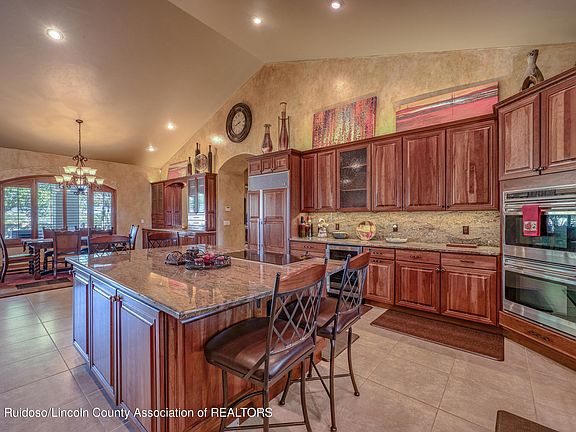 2nd image of 212 El Camino Dr