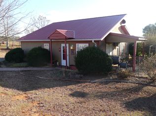 78 Old Wooden Bridge Ln, Dadeville, AL 36853
