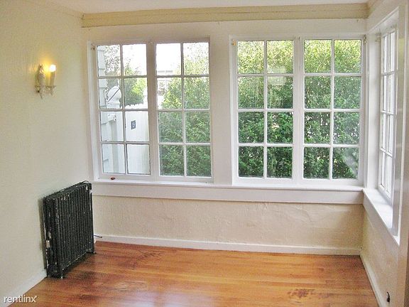 6. SITTING ROOM/ 3 SEASON ROOM