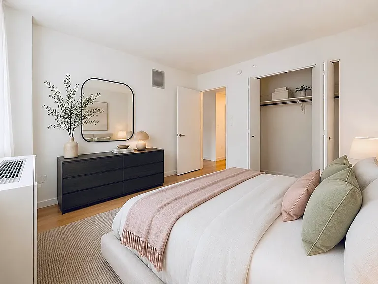 310 E 2nd St #3D — Photo 8