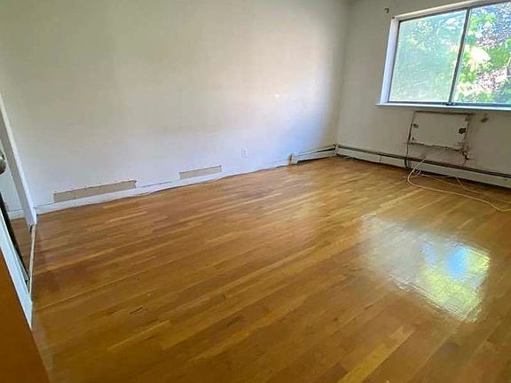4th image of 3997 Carpenter Ave Floor 2