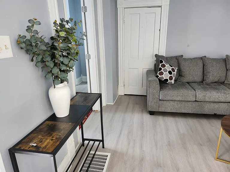169 E Duncan St — Photo 3