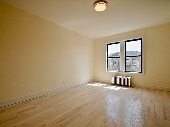 2nd image of 92 Pinehurst Ave APT 3K