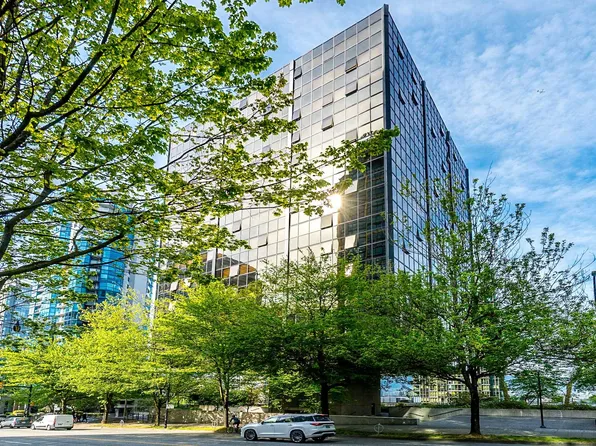 1333 Georgia St W #1312, Vancouver, BC V6E 4V3