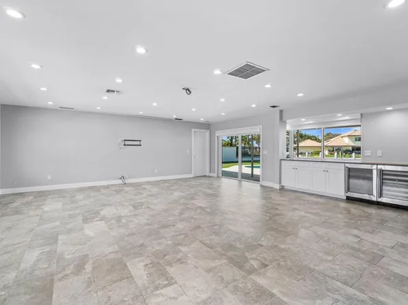 3941 N Ocean Drive, Singer Island, FL 33404