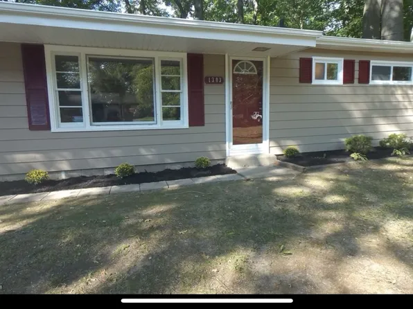 1303 Mac Dr, Stow, OH 44224