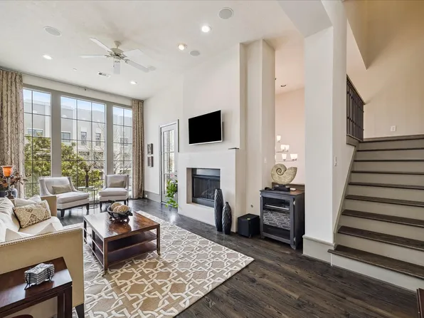 1416 Lake Pointe Pkwy, Sugar Land, TX 77478