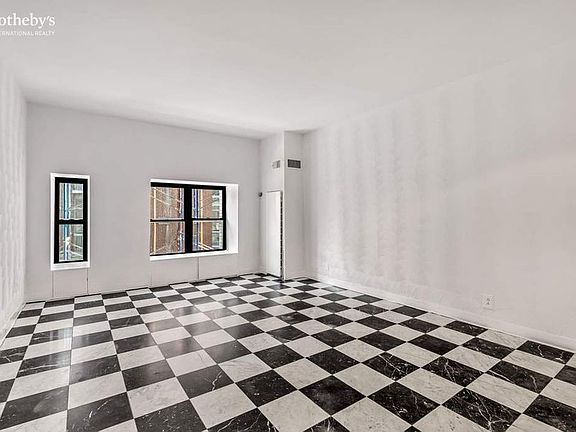 2nd image of 160 Bleecker St #2EE