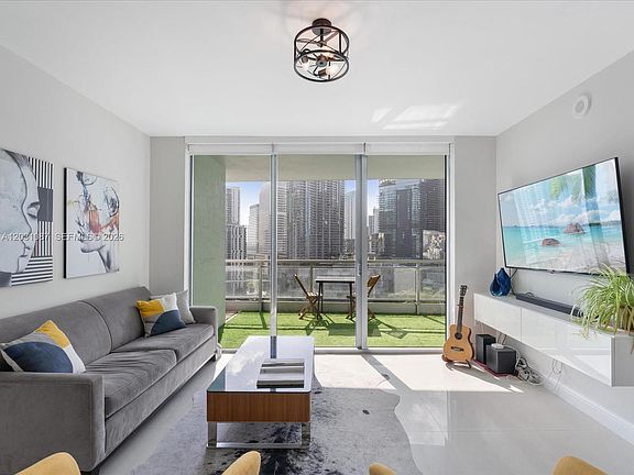 5th image of 90 SW 3rd St APT 2015