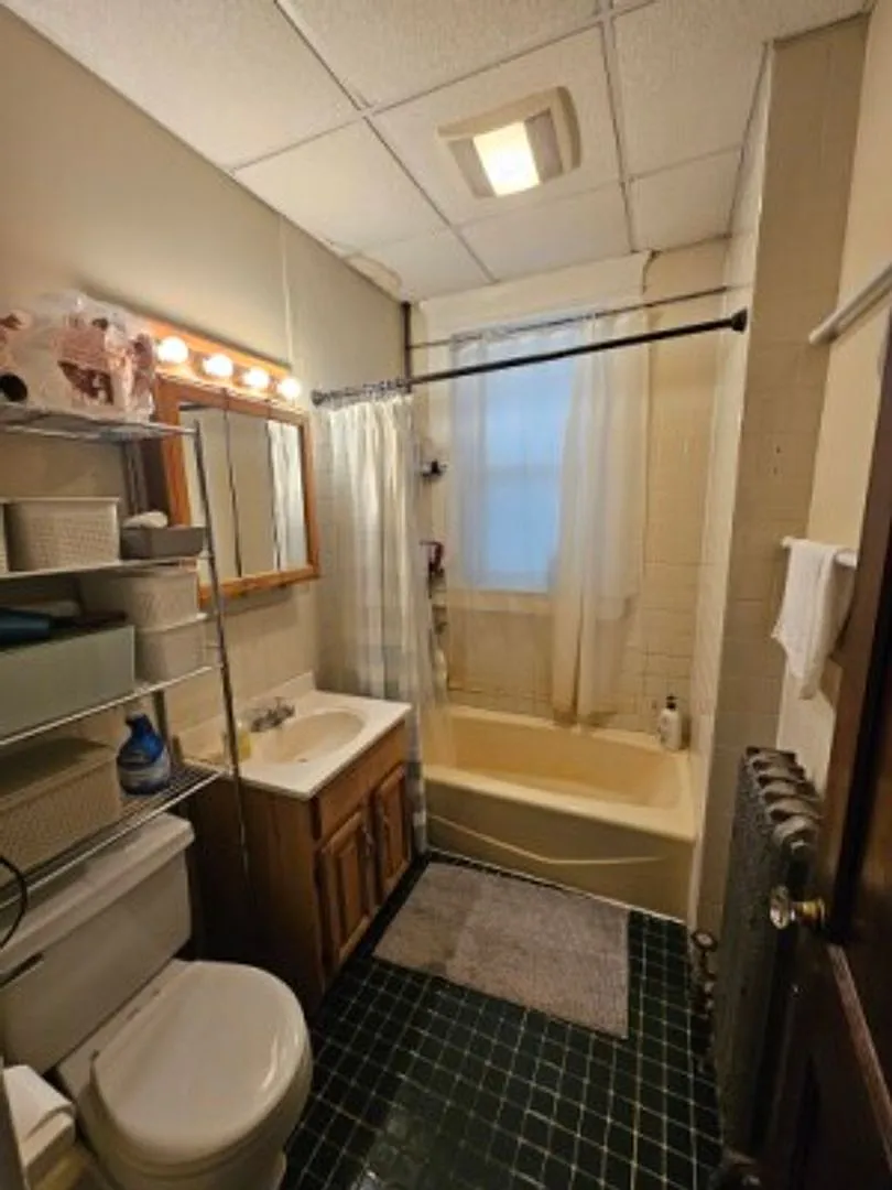 Fenway 5 bed 1.5 Bath — Photo 4