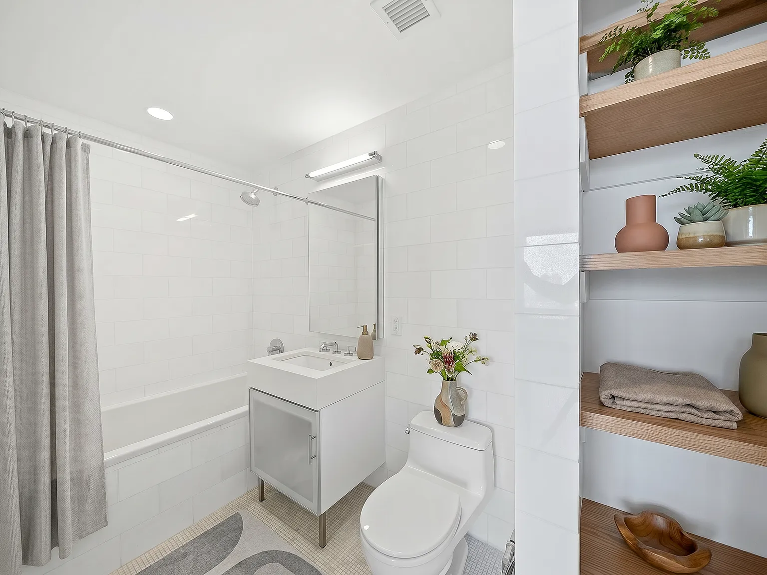 1113 York Ave — Photo 4