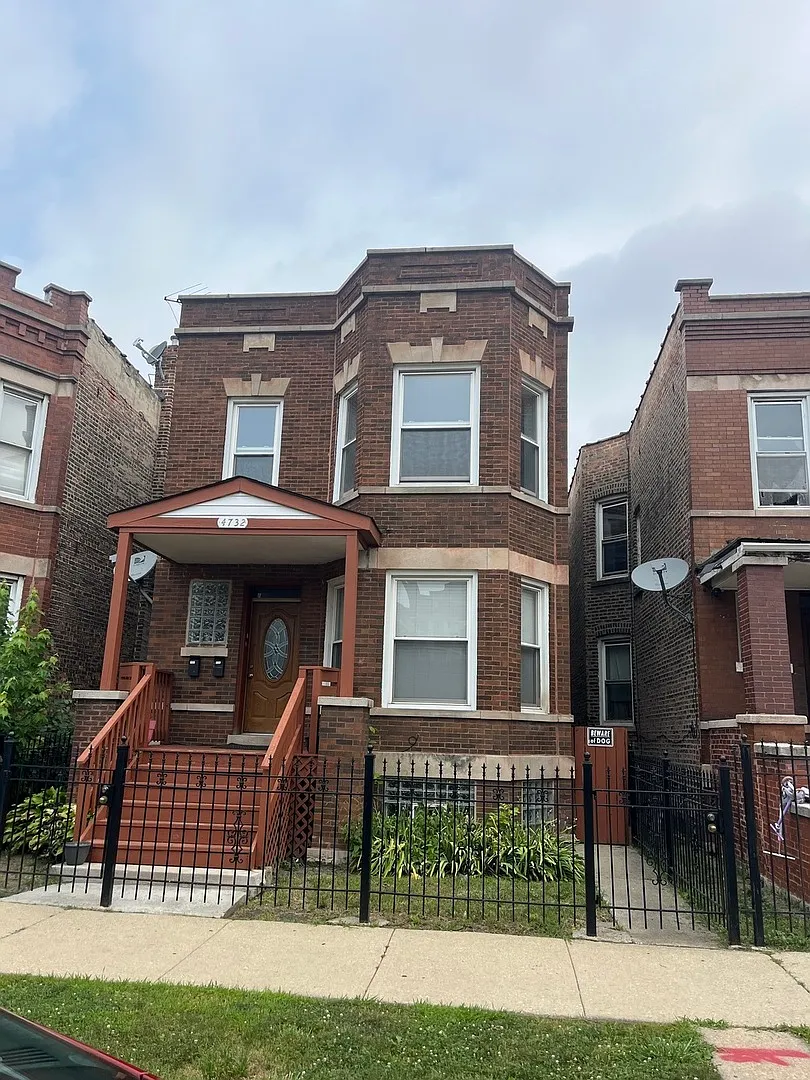 2 bed, 1100 sqft, $1,600 — Photo 1