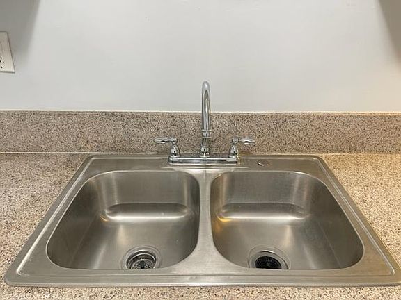5th image of 2165 Raymond Ave APT 3