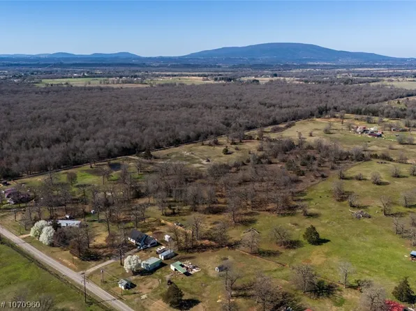 Gardenhire Rd, Howe, OK 74940