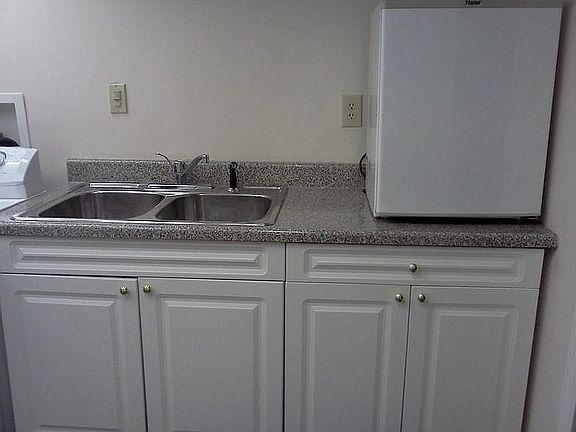 5th image of 8022 Outer Lincoln Ave