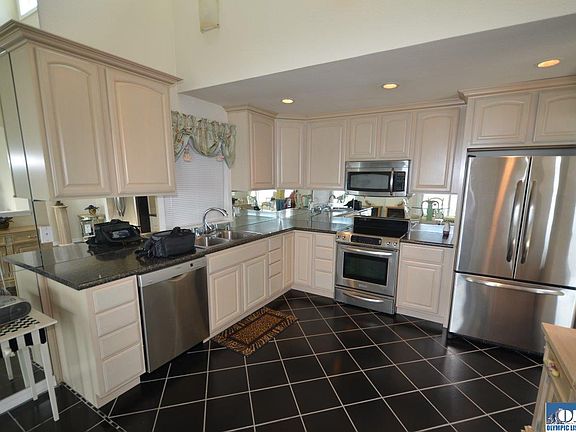 3rd image of 419 E Front St #A
