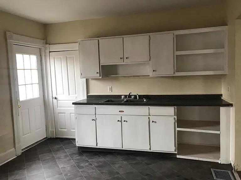 2757 Norwood Ave #2 — Photo 3