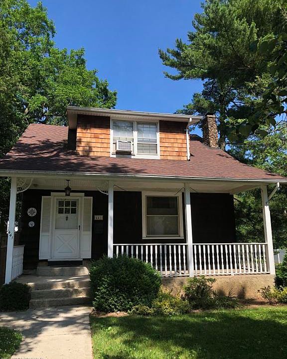 1st image of 441 Sleight Ave
