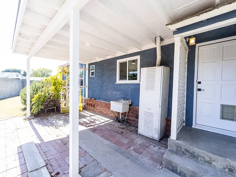 715 Acacia Ave — Photo 25