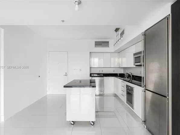 92 SW 3rd St APT 4109, Miami, FL 33130