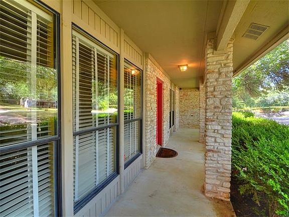 3rd image of 3110 Thousand Oaks Dr