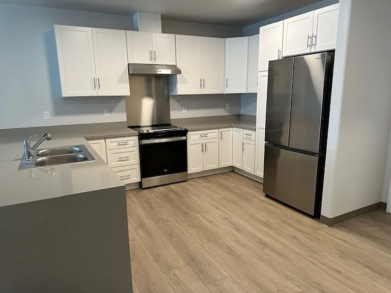Village Place Apartments — Photo 34