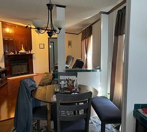 5th image of 135 Carolina Pl