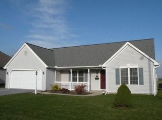 571 W Conestoga St, New Holland, PA 17557
