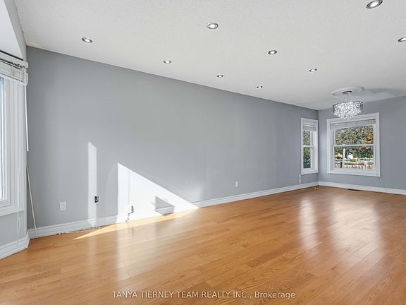 4th image of 11 Hunter Dr