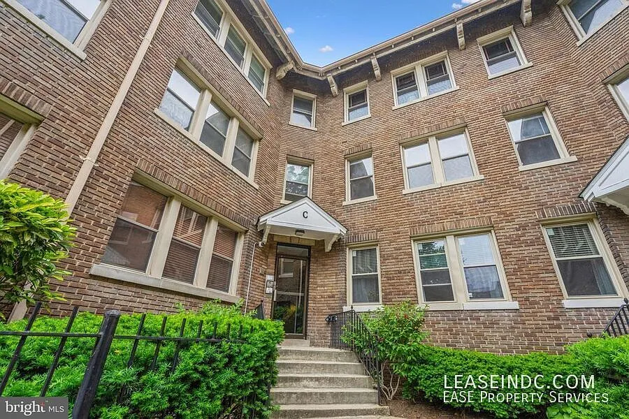 Building Photo - 1725 Lanier Pl NW #29C
