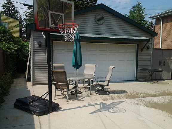 4th image of 4704 N Melvina Ave