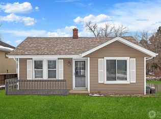 14 S Lake Ave, Fox Lake, IL 60020