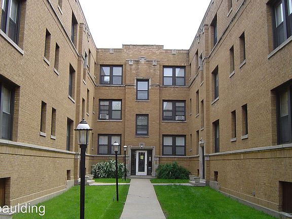 2nd image of 2637 N Spaulding Ave #7661358