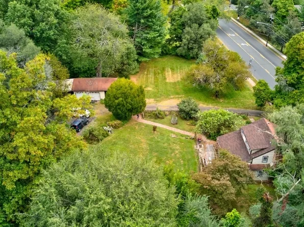 738 Valley Rd, Long Hill Twp., NJ 07933