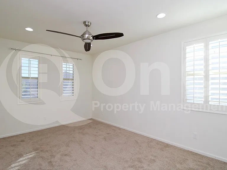 241 E Wisteria Dr — Photo 11