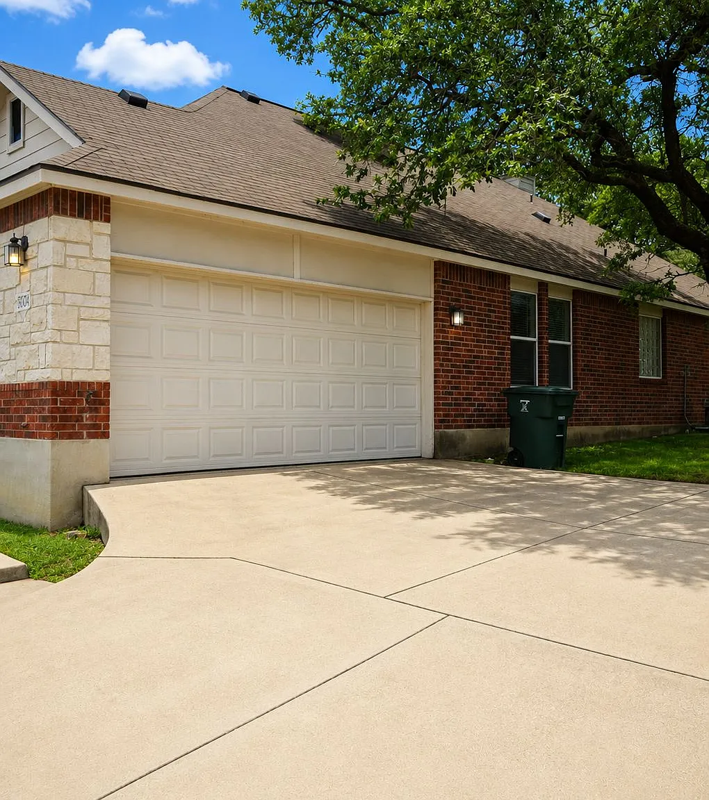 3 bed, 2176 sqft, $1,875 — Photo 2