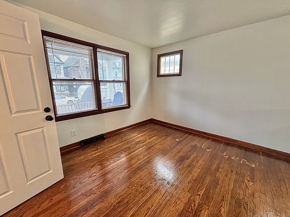 4th image of 359 Marilla St Floor 2