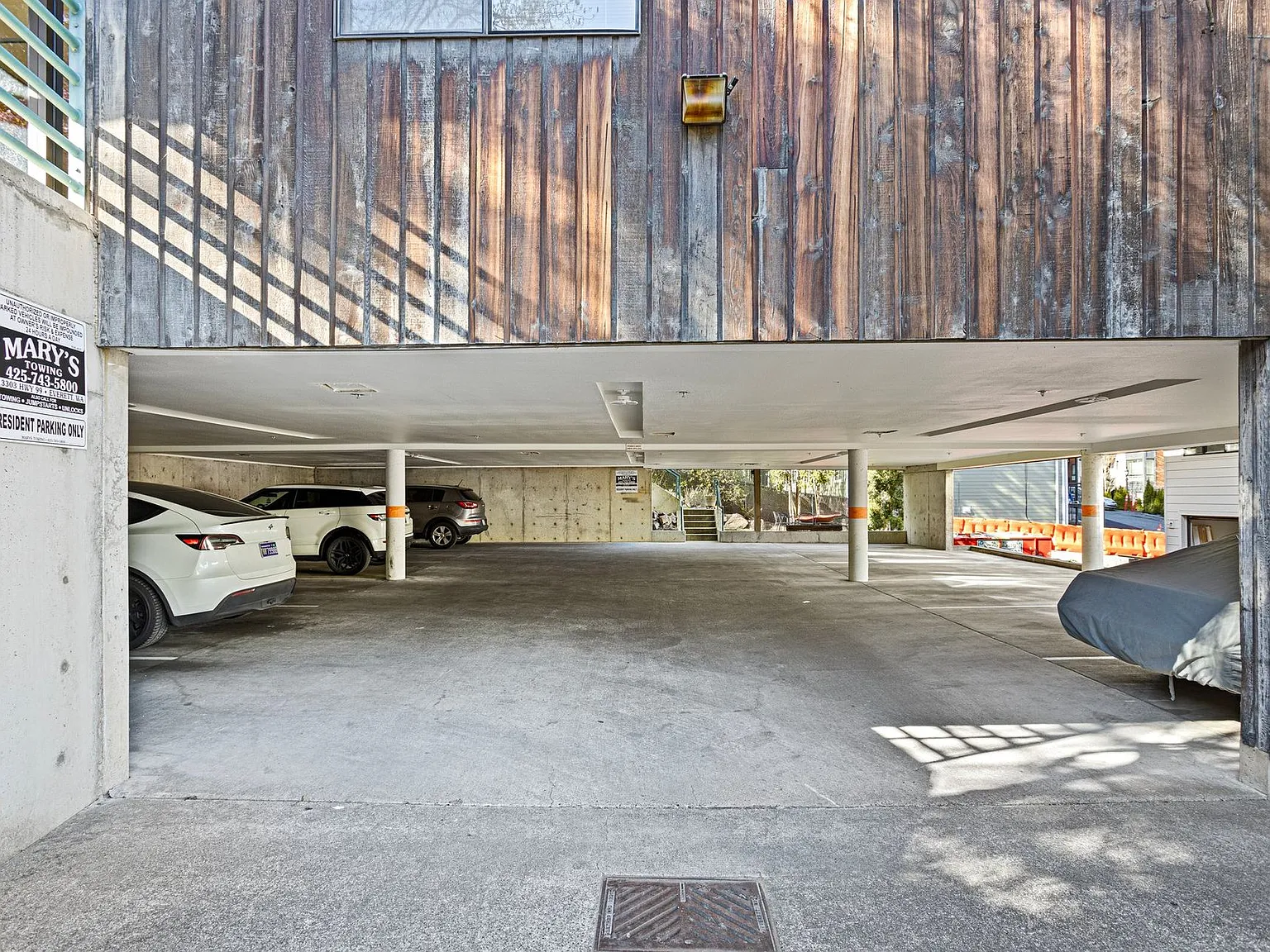The Carriage House — Photo 2