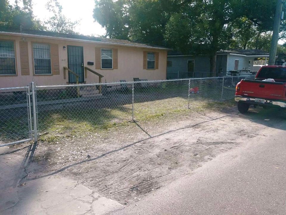 1st image of 1418 W 33rd St