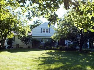 31 Priory Ln, Pelham, NY 10803