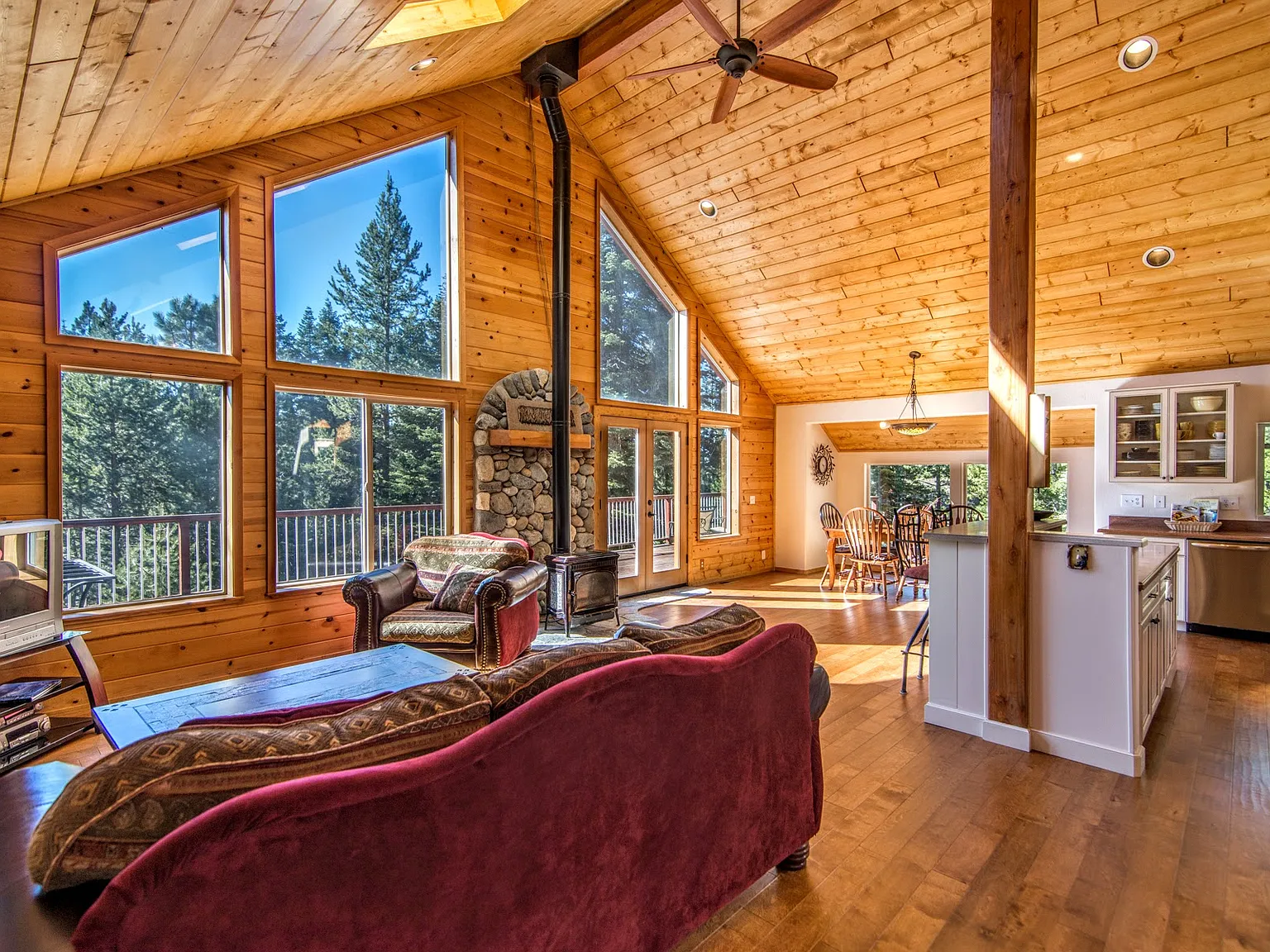 12139 Pine Forest Rd — Photo 1