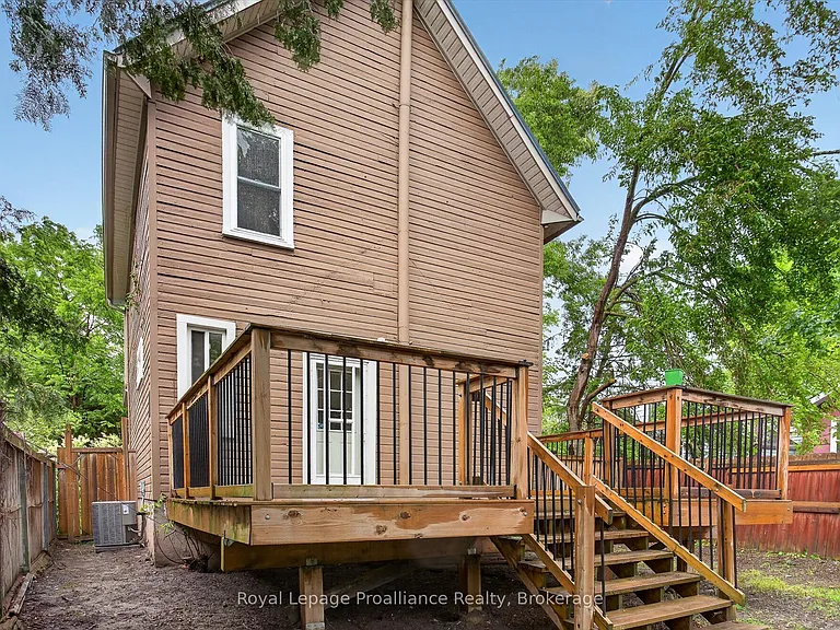 367 Edinburgh St — Photo 26