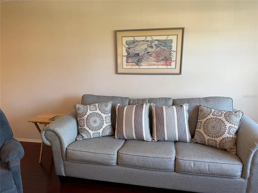 1 bed, 1.0 bath, 872 sqft, $1,700 — Photo 4