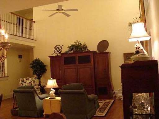 5th image of 2150 Glenhurst Dr