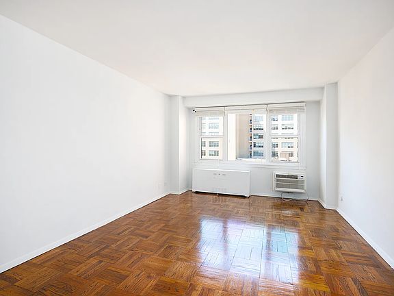 2nd image of 2 Charlton St APT 11B