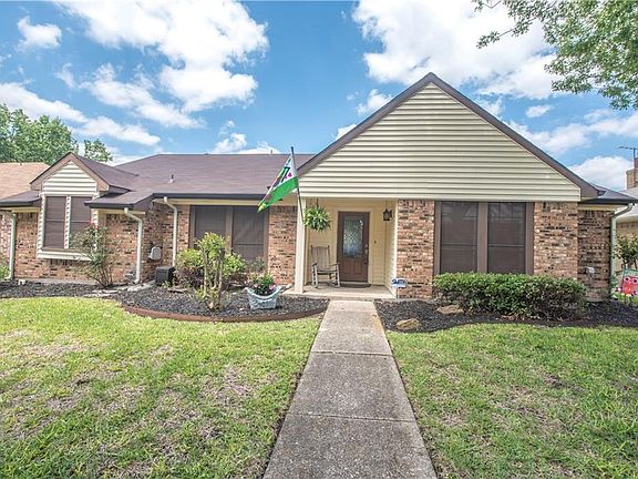 3rd image of 709 Brookfield Dr